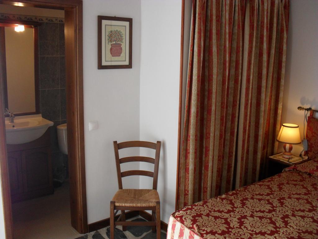 レゲンゴス・デ・モンサラーシュ Casa De Campo Quinta Sao Jorgeヴィラ 部屋 写真